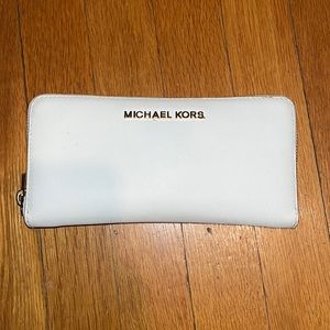 Michael Kors Continental Wallet